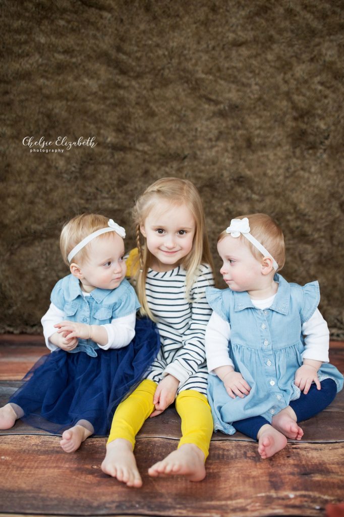 3 sisters photo session at home using natural light