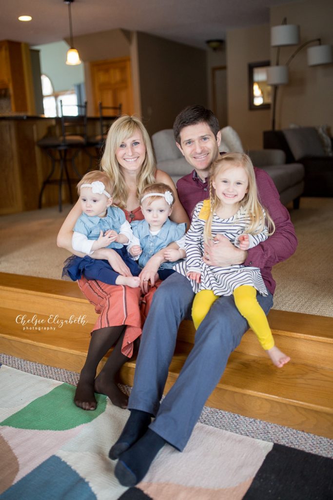 family of 5 family portrait using natural light