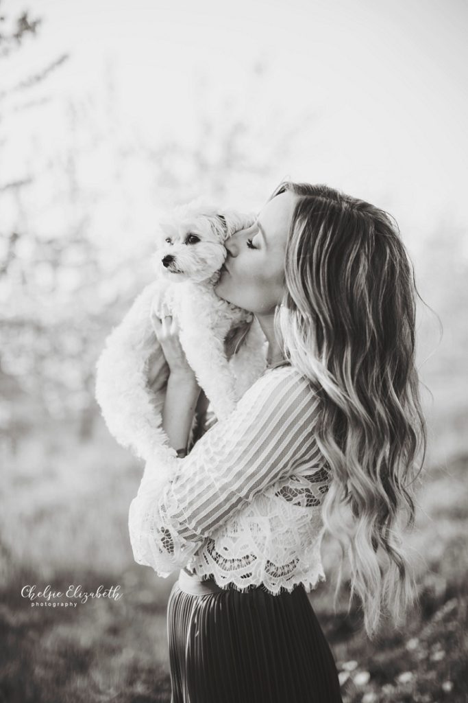 model with puppy