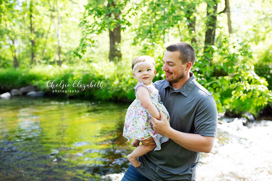 dad and daughter outdoor photo session