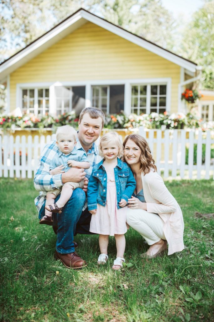 Family of 4 at Grand View Lodge