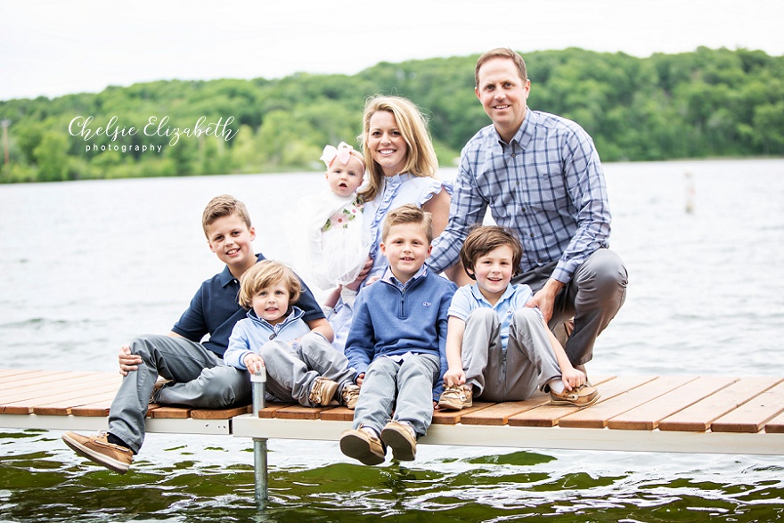 Family of 7 on Sylvan lake