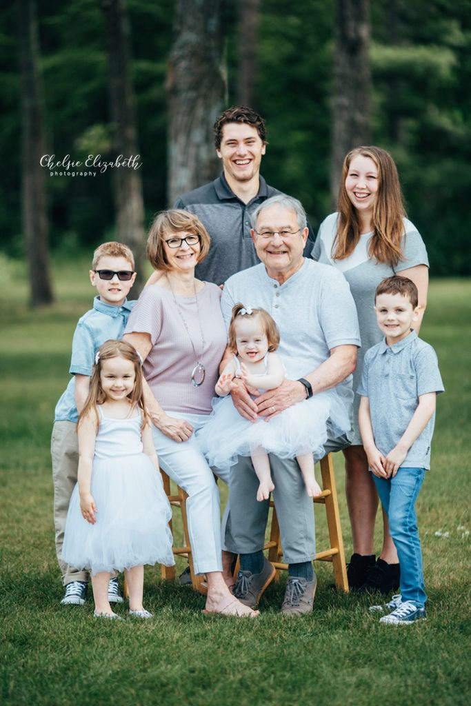 grandparents and grandchildren portrait