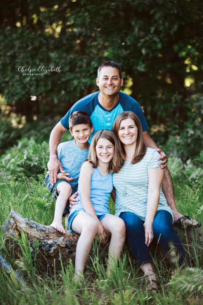 family of 4 portrait in nisswa, mn