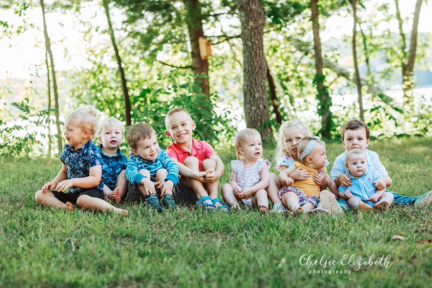 grandchildren in grass