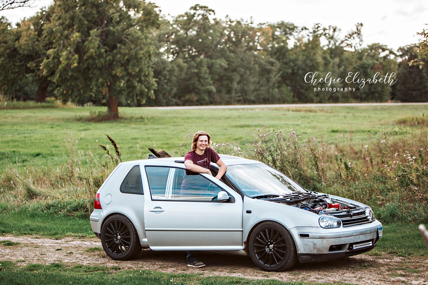 Minnesota Senior Photo with Car