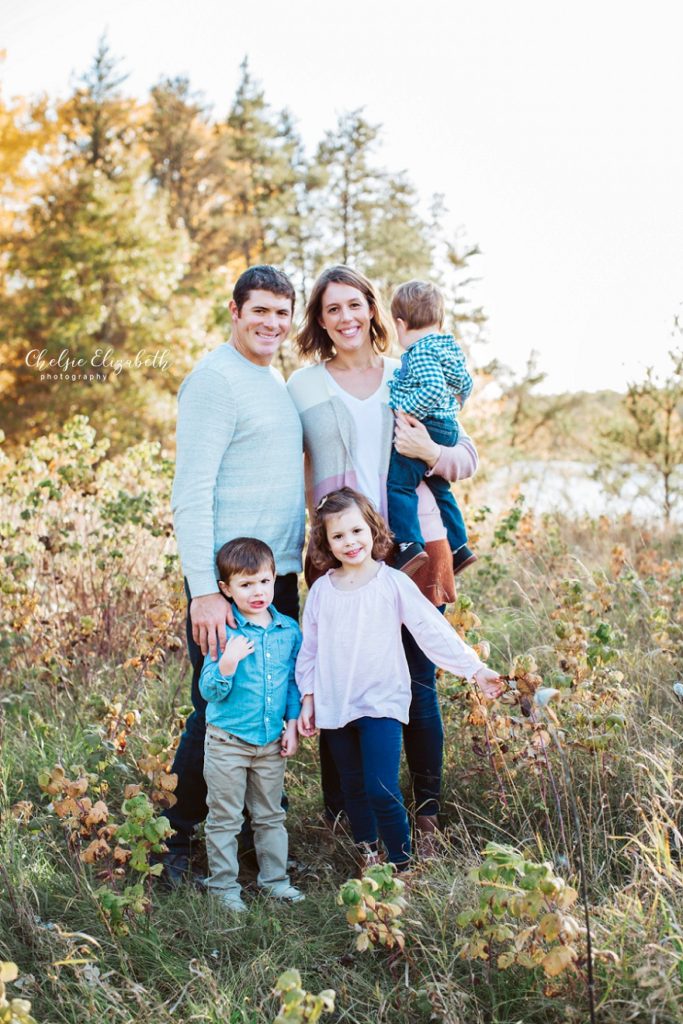 family of 5 portrait in the fall